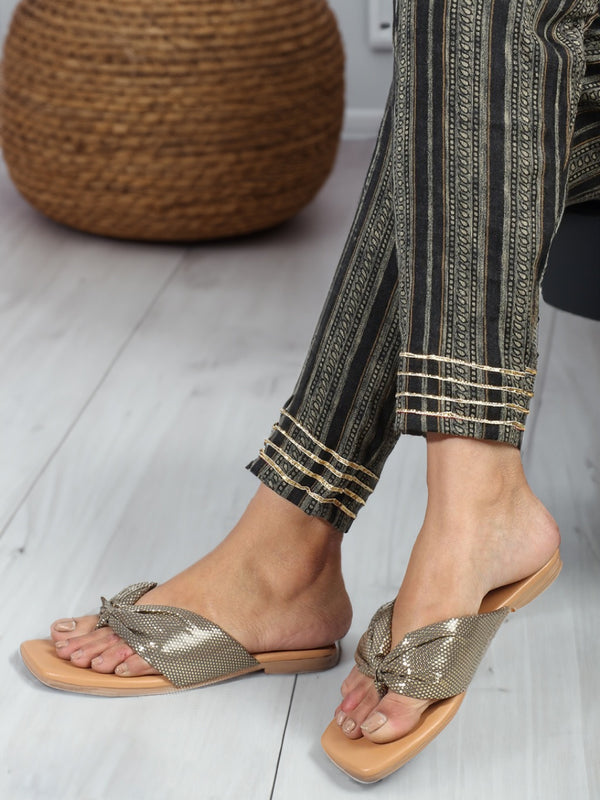 Women's Metallic Knot Detail Thong Flat Sandals