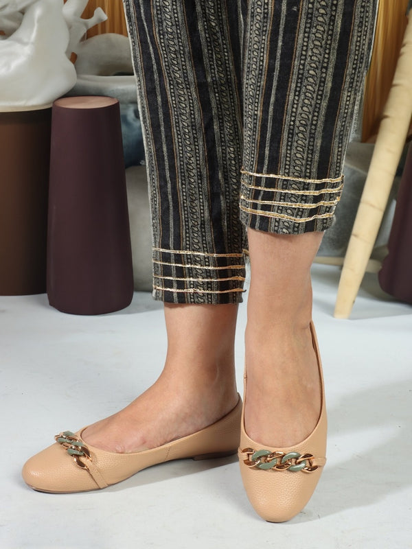 Women's Solid Casual Round Toe Chain Detail Ballerinas