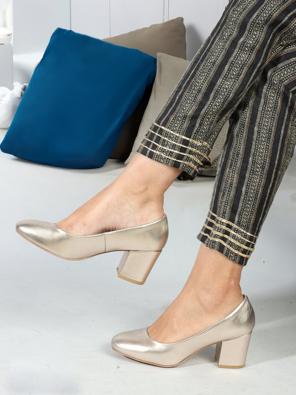 Women's Solid Round Toe Block Heel Pumps