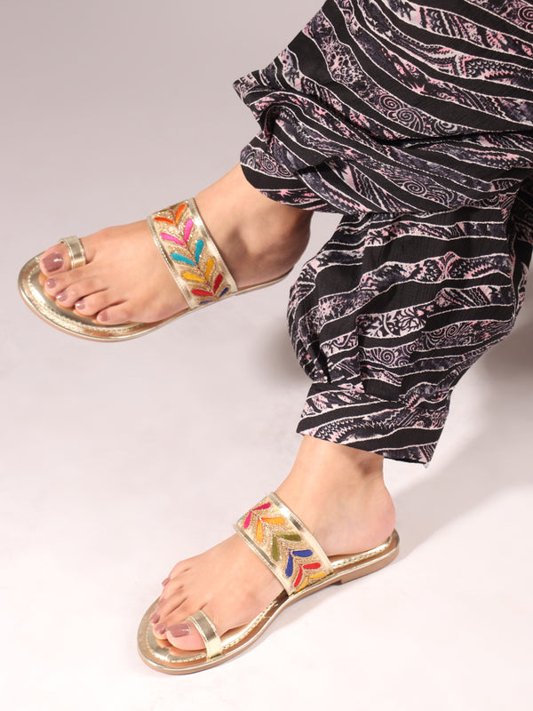 Women's Gold-Tone Embroidered Toe-Ring Flat Sandals