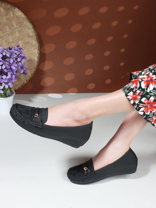 Women's Textured Slip-On Wedge Loafers with Buckle