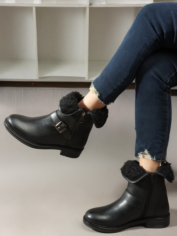 Women Solid Block-Heeled Winter Boots With Buckle
